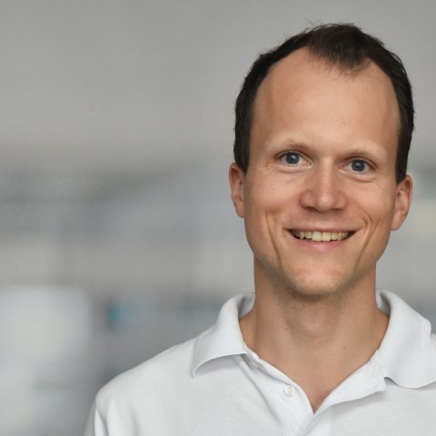 Professor Dr. Rüdiger Klapdor ist Chefarzt der Klinik für Gynäkologie und Geburtshilfe des Albertinen Krankenhauses Hamburg. Zudem ist er Leiter des Gynäkologischen Krebszentrums des Hauses. Foto: Immanuel Albertinen Diakonie, Fabian Peterson